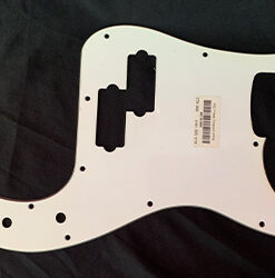 PICKGUARD WSC P-BASS WHITE